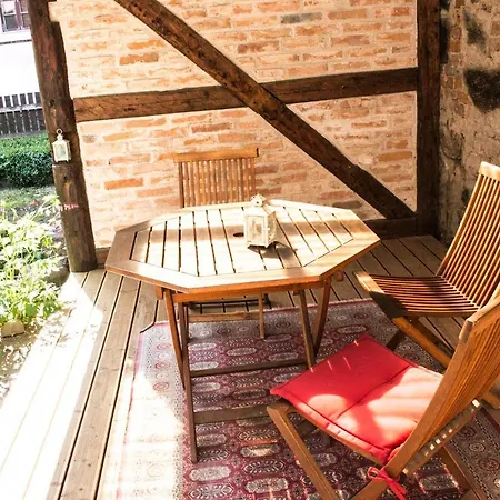 Old Town Fairytale, 2 Bedrooms And Terrace, Lejlighed *