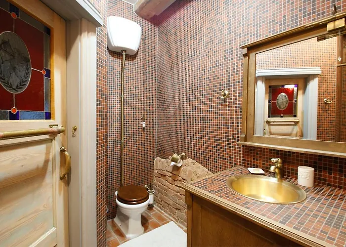 Old Town Fairytale, 2 Bedrooms And Terrace, Appartement